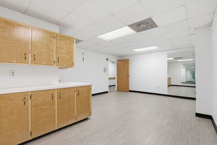 More Photos Of 744 Hartness Rd, Statesville Medical For Sale