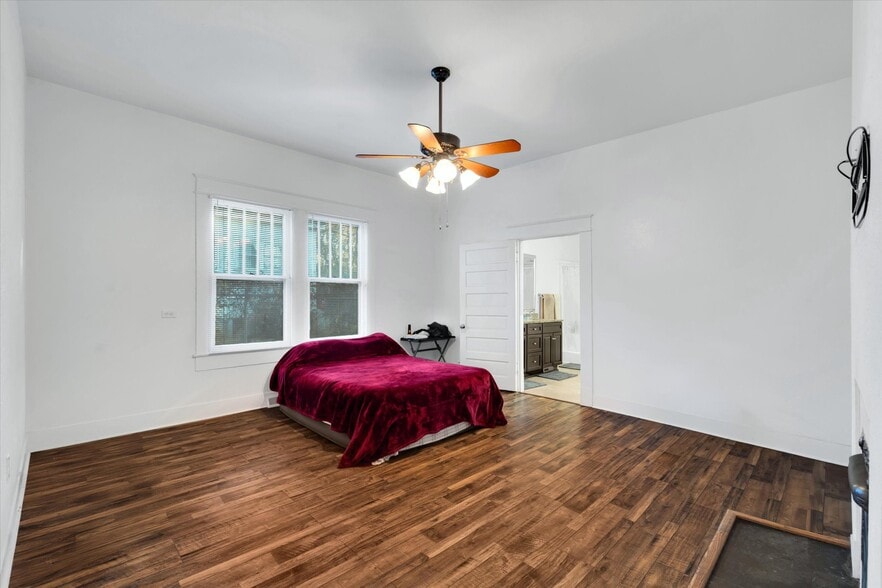 More Photos Of 609 Fair St, Anderson Industrial For Sale