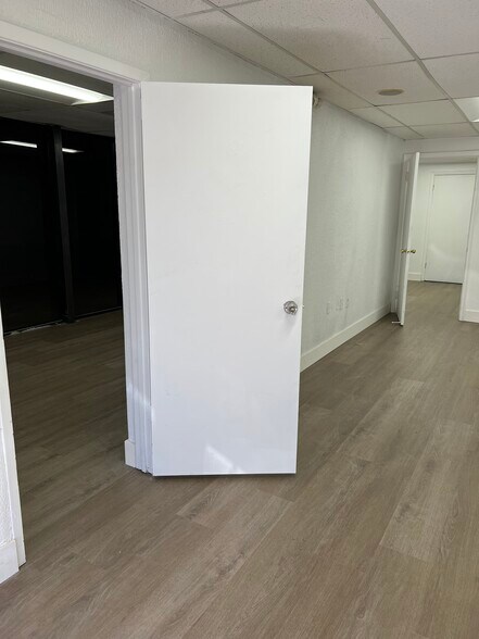 More Photos Of 7282-7302 NW 70th St, Miami Unknown For Lease