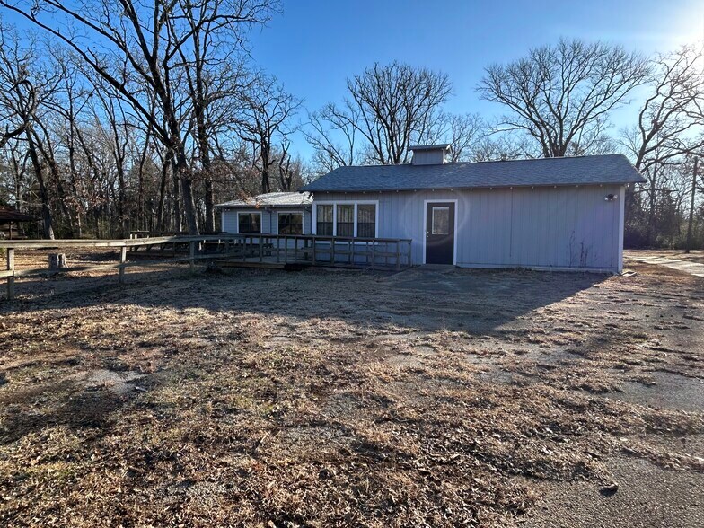 More Photos Of 2003 E US Highway 84, Palestine Office For Sale