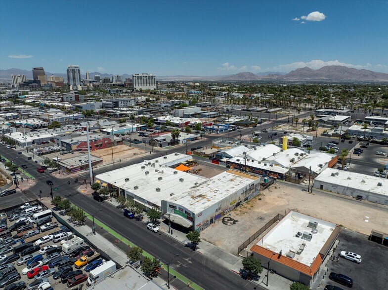 More Photos Of 1551 S Commerce St, Las Vegas Storefront For Lease
