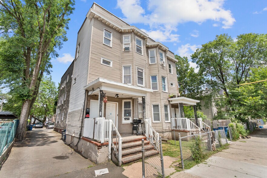 More Photos Of 215 Rosette St, New Haven Multifamily For Sale