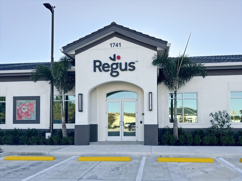 More Photos Of 1729 Ocoee Apopka Rd, Apopka Coworking Space