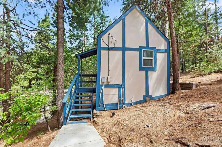 More Photos Of 480 Cottage Grove Rd, Lake Arrowhead Lodge Meeting Hall For Sale