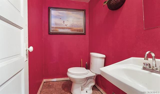 More Photos Of 1990 S Santa Fe Ave, Vista Freestanding For Lease