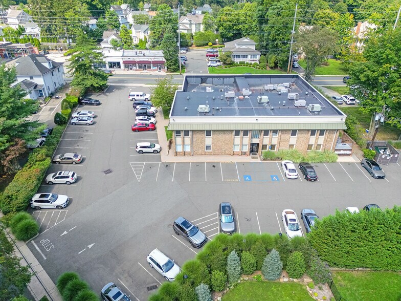 More Photos Of 385 S Maple Ave, Glen Rock Medical For Lease