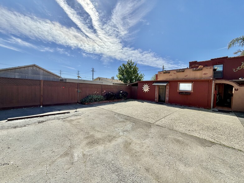 More Photos Of 1605 Capitola Rd, Santa Cruz Office For Lease