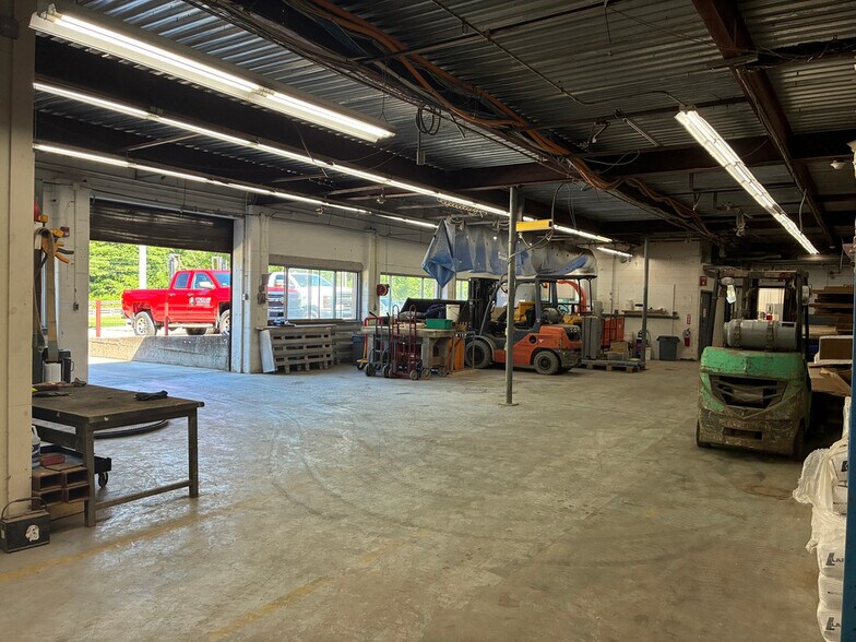 More Photos Of 24 E Brookfield Rd, North Brookfield Manufacturing For Sale