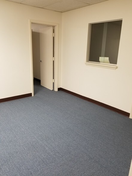 More Photos Of 9000-9006 Crownwood Ct, Burke Medical For Sale