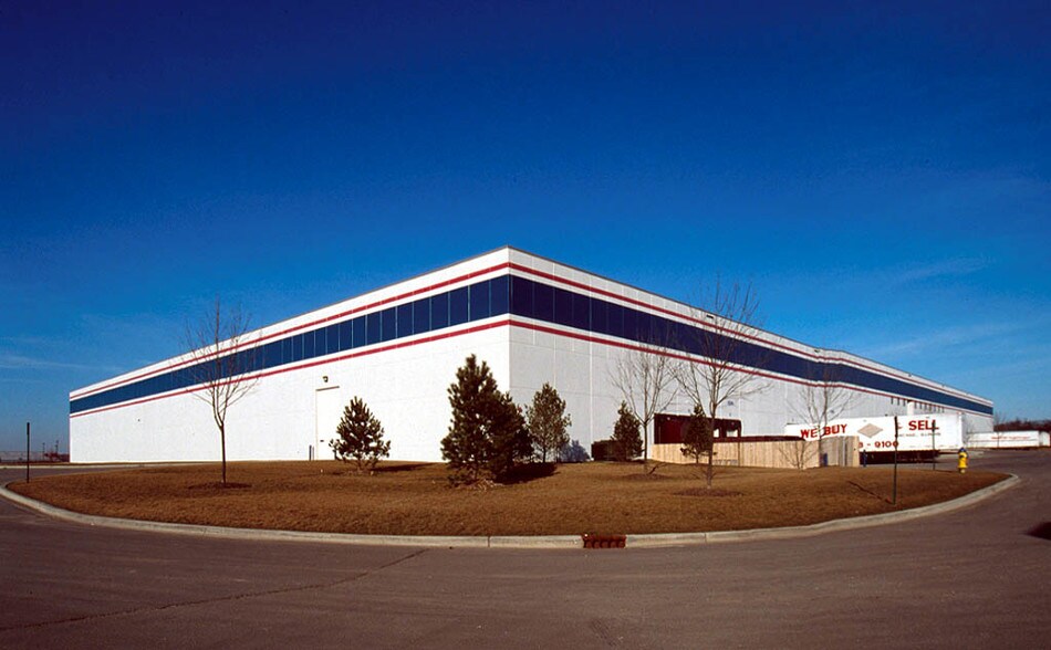 More Photos Of 210 S Milwaukee Ave, Vernon Hills Manufacturing For Sale