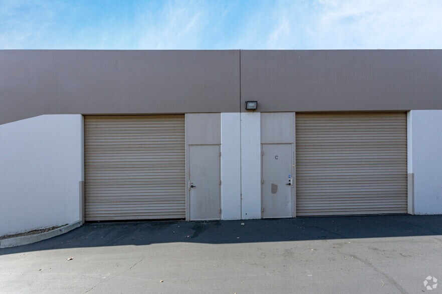 More Photos Of 5915 Mira Mesa Blvd, San Diego Unknown For Lease
