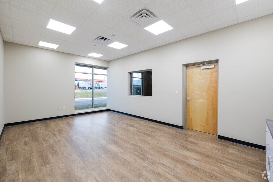 More Photos Of 3900 County Line Road, Lakeland Distribution For Lease