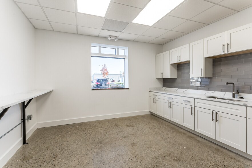 More Photos Of 1320 N Campbell Rd, Royal Oak Office Residential For Lease