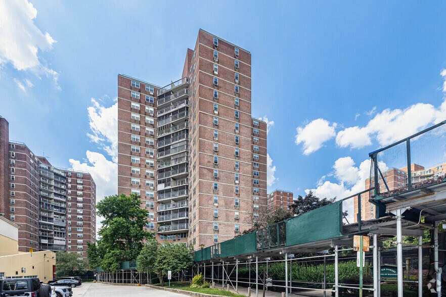 More Photos Of 5910 Queens Blvd, Woodside Apartments For Lease