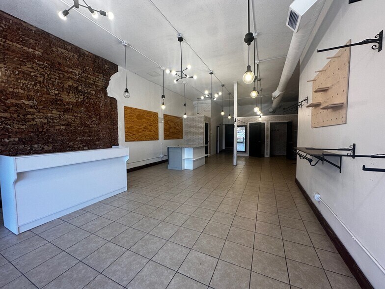 More Photos Of 521-523 N Riverfront Dr, Mankato Storefront Retail Office For Sale