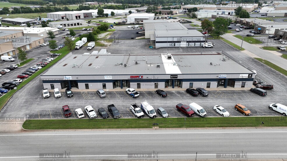 More Photos Of 2720-2748 S Austin Ave, Springfield Warehouse For Lease