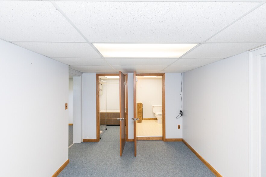 More Photos Of 131 Copenhaver St, Marion Shelter For Sale