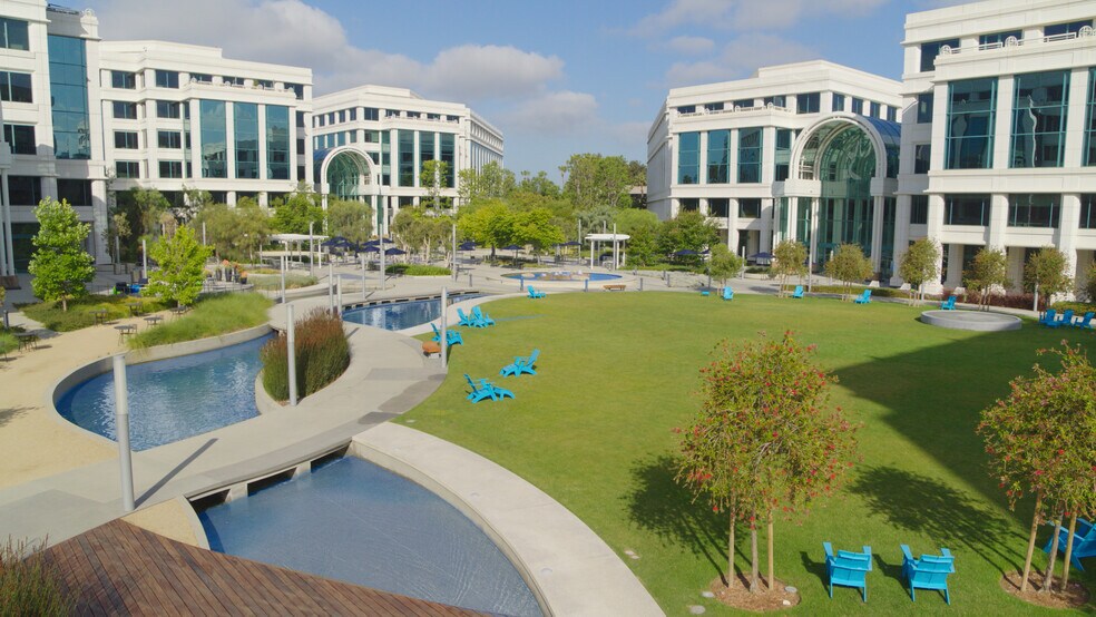 More Photos Of 2425 Olympic Blvd, Santa Monica Office For Lease