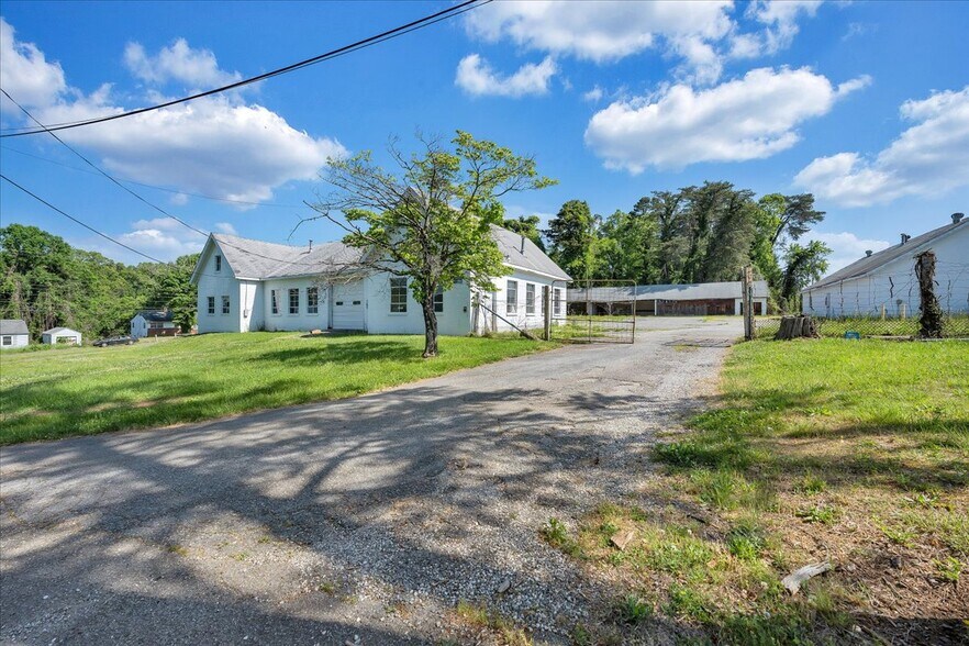 More Photos Of 1687 Stultz Rd, Martinsville Specialty For Sale