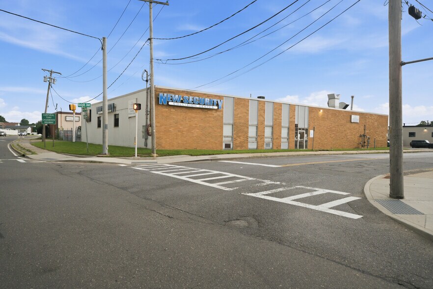 More Photos Of 315 Ralph Ave, Copiague Warehouse For Sale