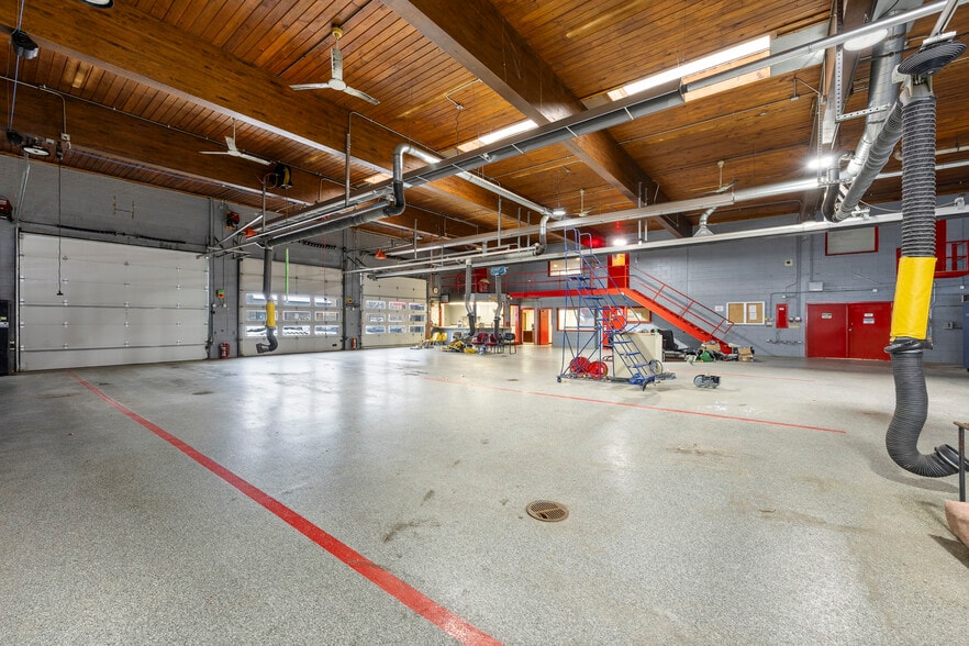 More Photos Of 27W530 High Lake Rd, Winfield General Retail For Sale