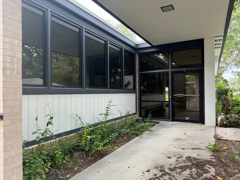 More Photos Of 606 Academy Ave, Dublin Medical For Lease