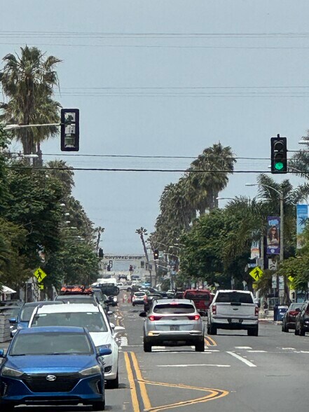 More Photos Of 1434-1444 Garnet Ave, San Diego Storefront For Sale