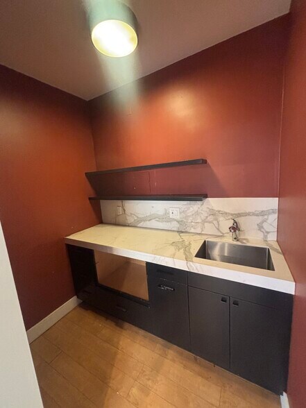 More Photos Of 3008 Lakeshore Ave, Oakland Apartments For Lease