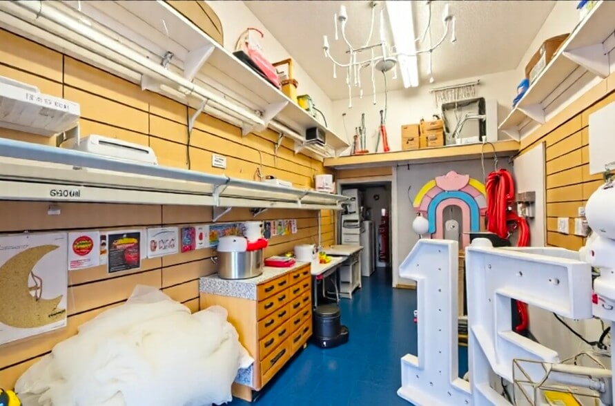 More Photos Of 12203 Hawthorne Blvd, Hawthorne Storefront For Sale