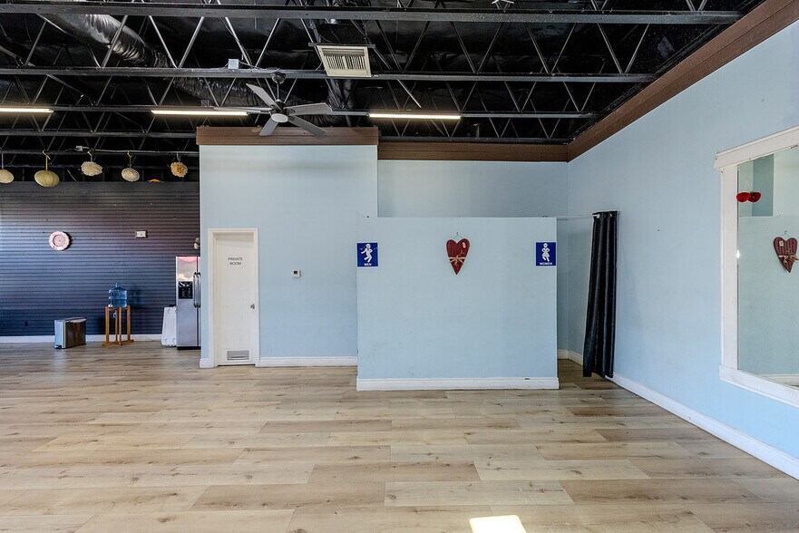 More Photos Of 6908-6916 Warner Ave, Huntington Beach Freestanding For Sale