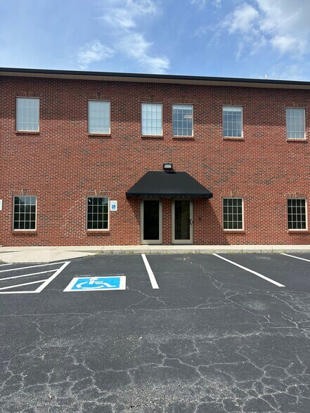 More Photos Of 430 Montbrook Ln, Knoxville Loft Creative Space For Sale