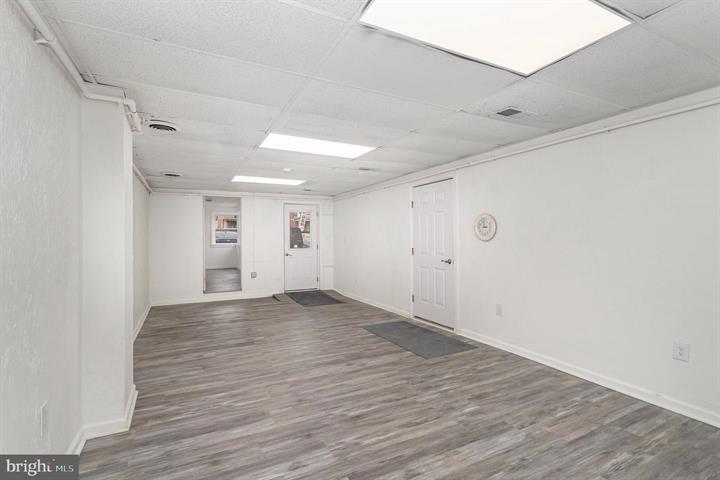 More Photos Of 1880 W Market St, York Storefront Retail Office For Sale