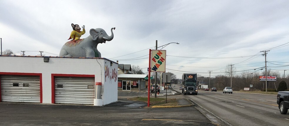 More Photos Of 403-409 W Rollins Rd, Round Lake Beach Carwash For Sale