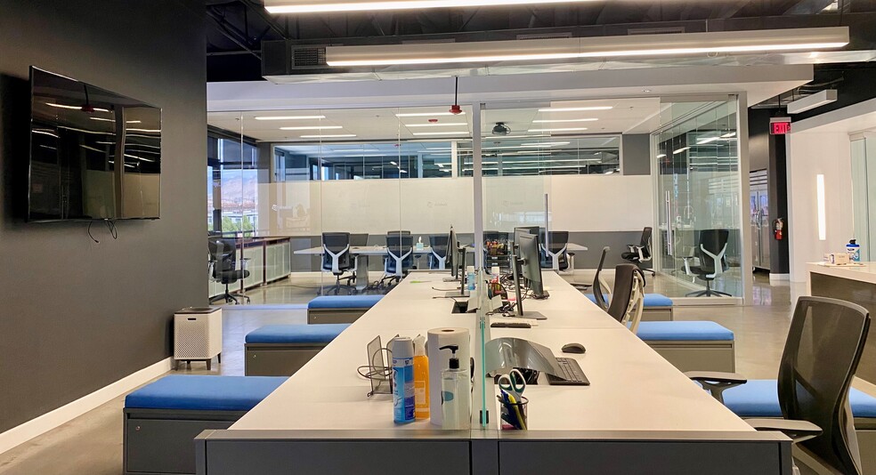 More Photos Of 6010 S Durango Dr, Las Vegas Loft Creative Space For Lease