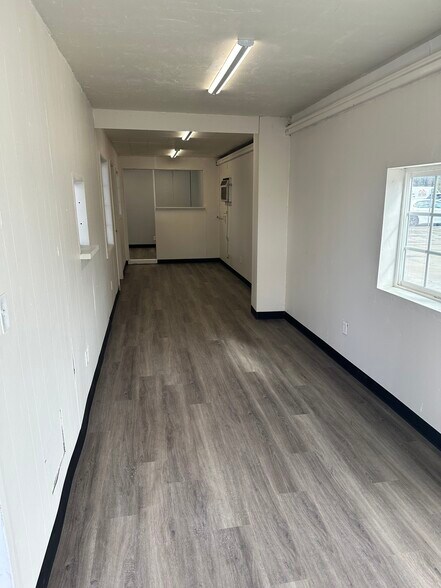 More Photos Of 11440 N Woodside Ave, Santee Service For Lease