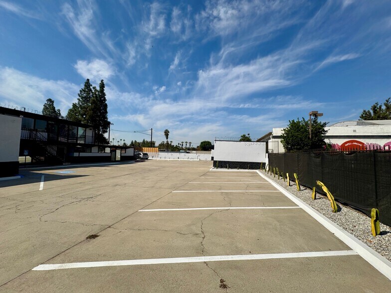 More Photos Of 670 N Arrowhead Ave, San Bernardino Office For Lease
