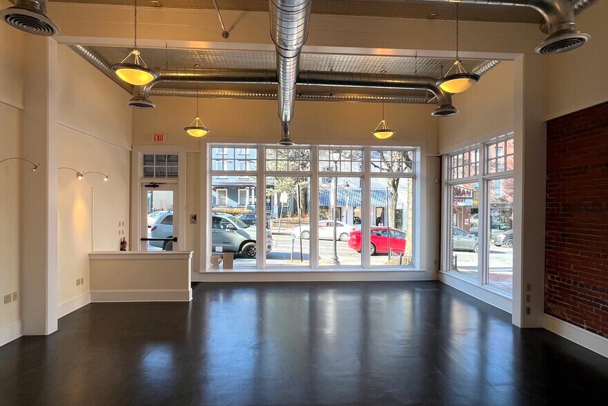 More Photos Of 525 Main St, Stroudsburg Storefront Retail Office For Lease