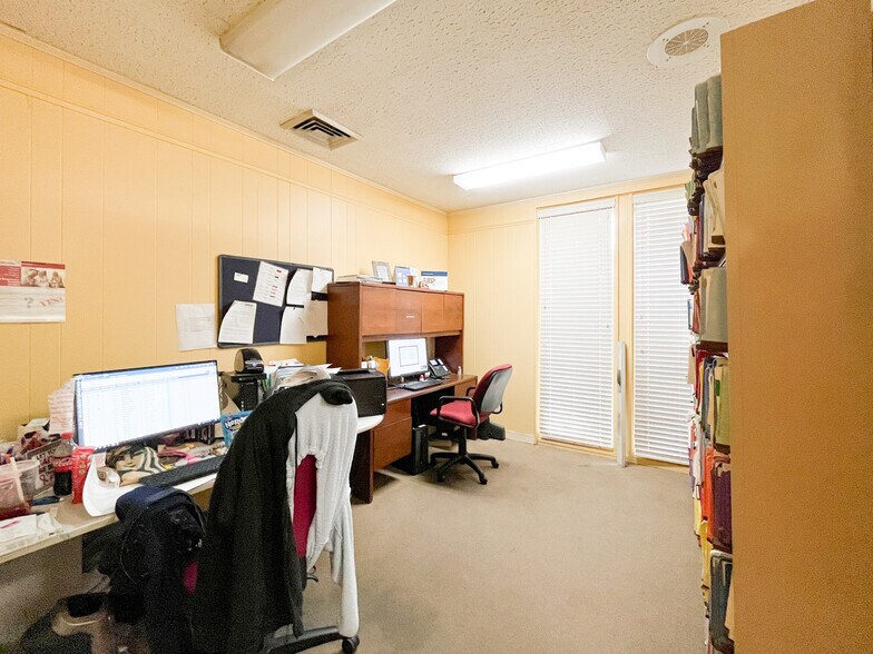 More Photos Of 4750 North Blvd, Baton Rouge Medical For Sale