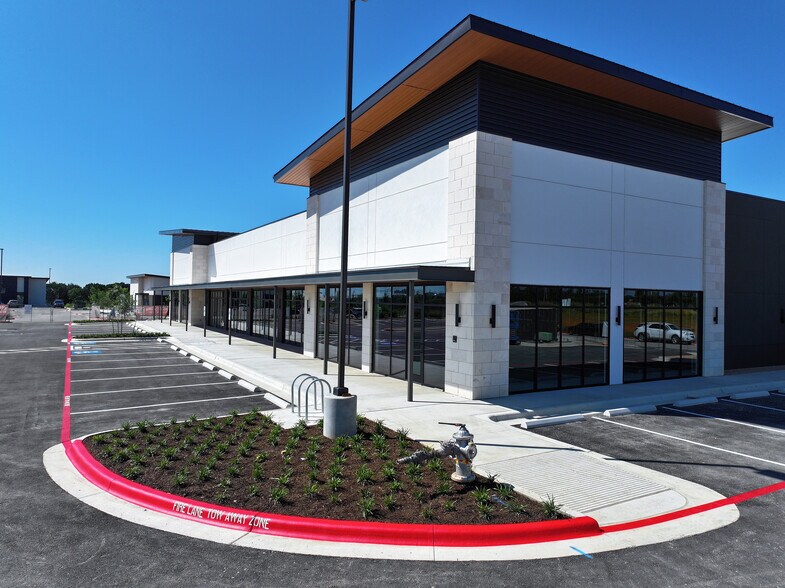 More Photos Of Pointe 183, Leander General Retail For Lease