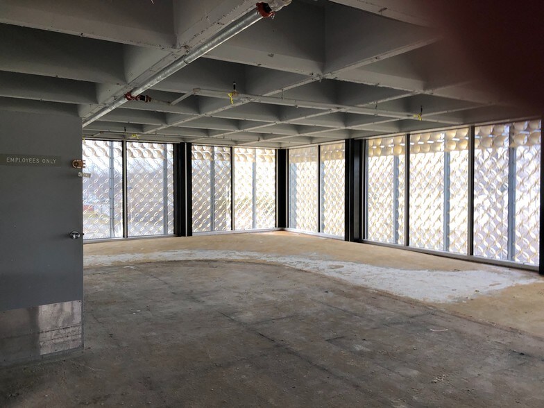 More Photos Of 16000-16200 Northland Dr, Southfield Office For Sale