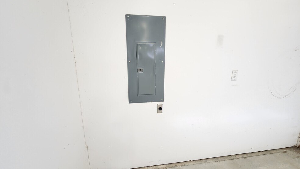 More Photos Of 3946 Professional Way, Idaho Falls Warehouse For Lease