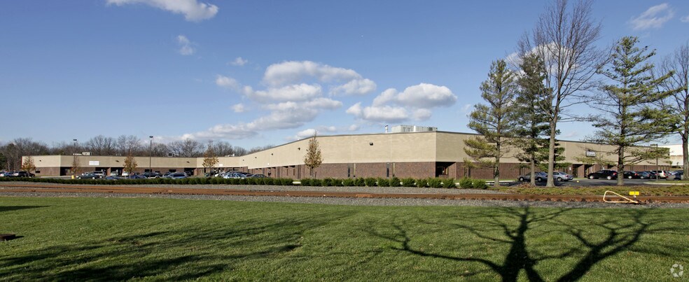 More Photos Of 165-181 Fieldcrest Ave, Edison Warehouse For Lease