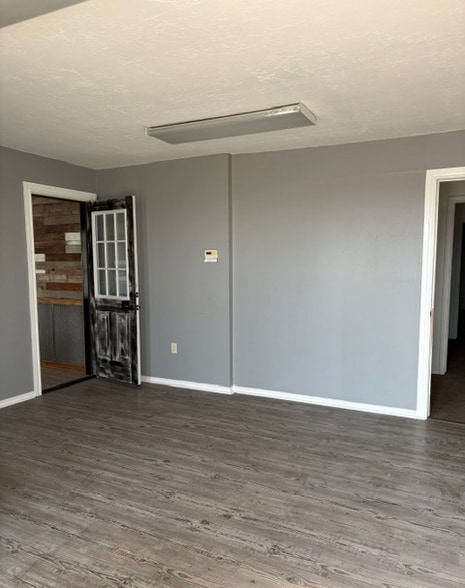 More Photos Of 3920 Classen Blvd, Norman Industrial For Lease