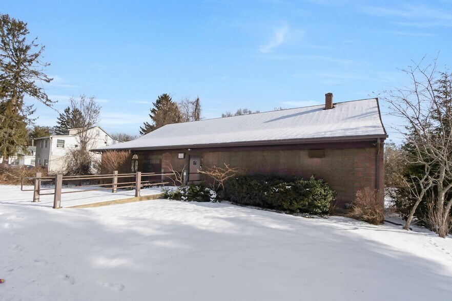 More Photos Of 195 W Clarkstown Rd, New City Specialty For Sale