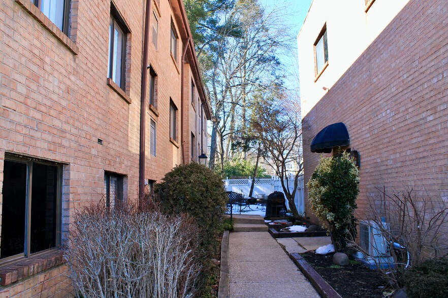 More Photos Of 60 State Rd, Media Flex For Sale