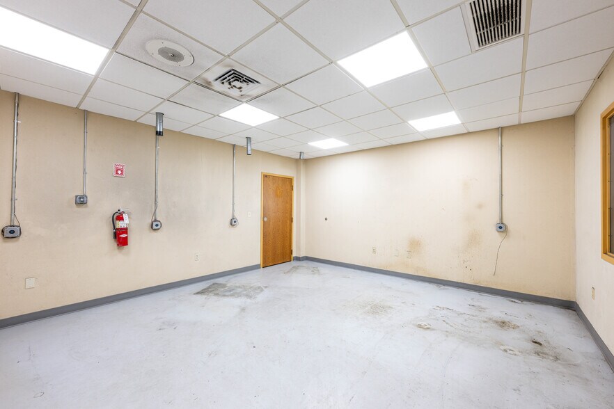 More Photos Of 128 Long Hill Cross Rd, Shelton Manufacturing For Sale