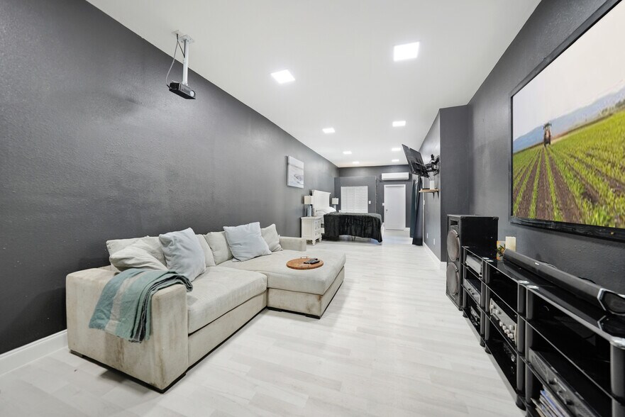 More Photos Of 2461 SW Highway 17, Arcadia Warehouse For Sale
