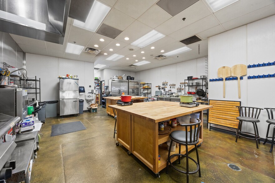 More Photos Of 145 Hilden Rd, Ponte Vedra Storefront For Sale