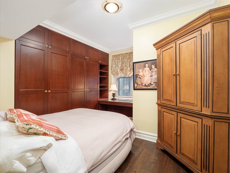 More Photos Of 875-877 Park Ave, New York Apartments For Sale