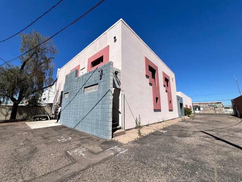 More Photos Of 2641 E McDowell Rd, Phoenix Loft Creative Space For Lease